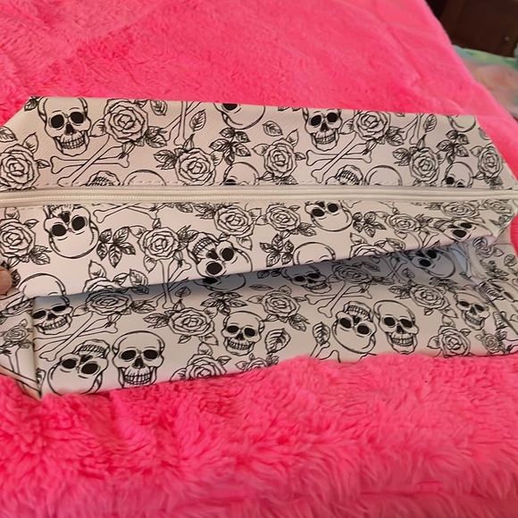 Skeleton Duffel/Cosmetic Case - Picture 2 of 4